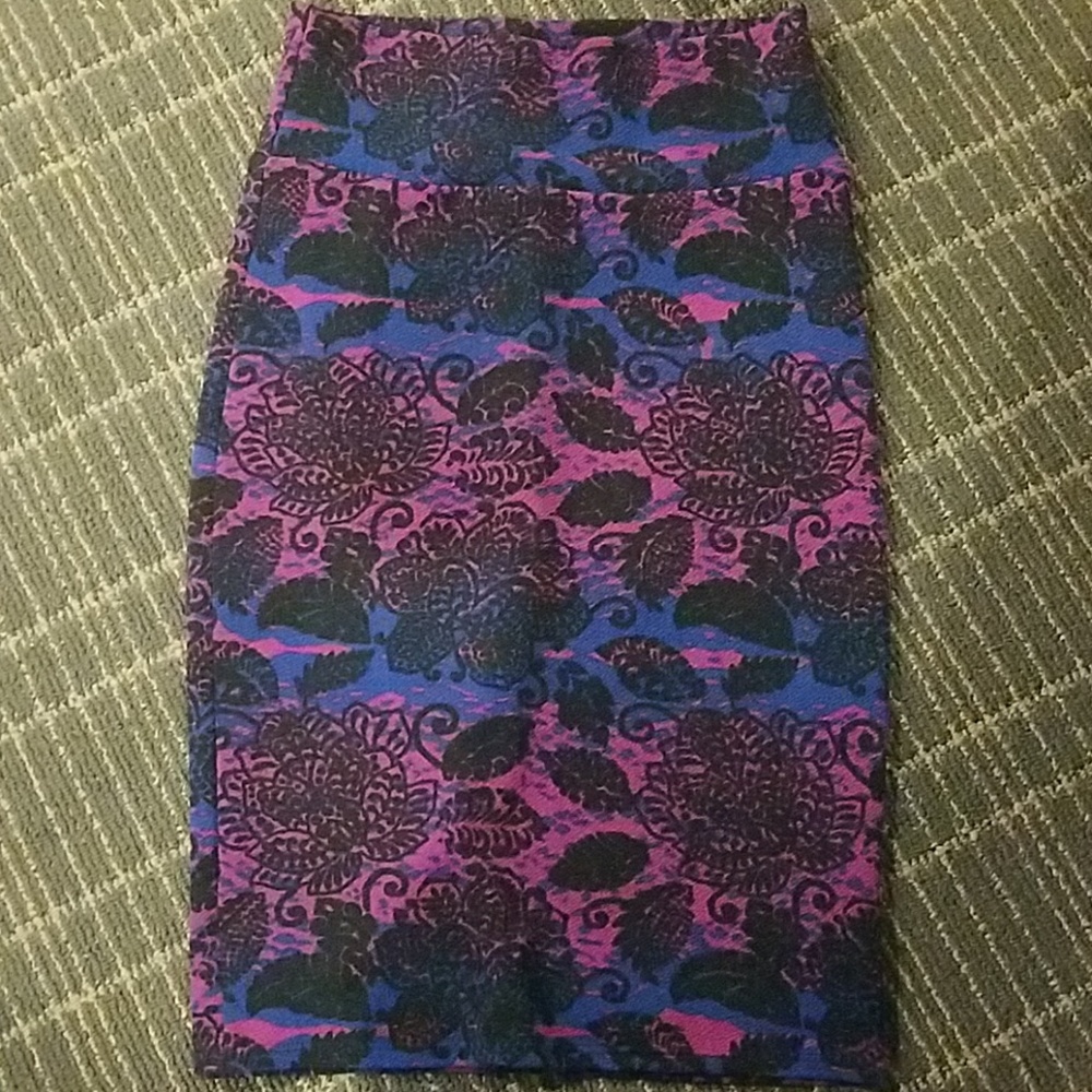 XS LuLaRoe Cassie Pencil Skirt